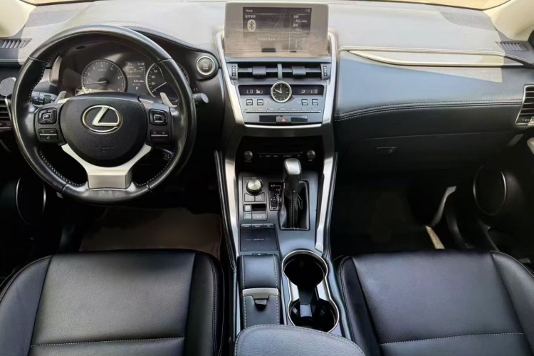 雷克萨斯NX 2020款 200 前驱 锋行版 国VI中控内饰7001