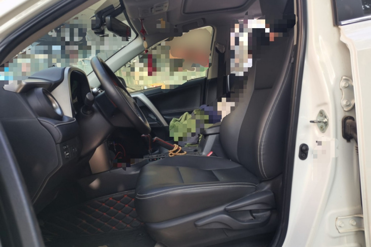 丰田 RAV4荣放 2019款 2.0L CVT两驱风尚X限量版 国VI中控内饰19