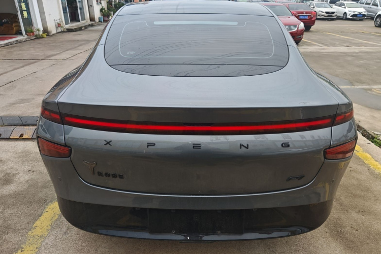 小鹏P7 2022款 480N+车身外观6004