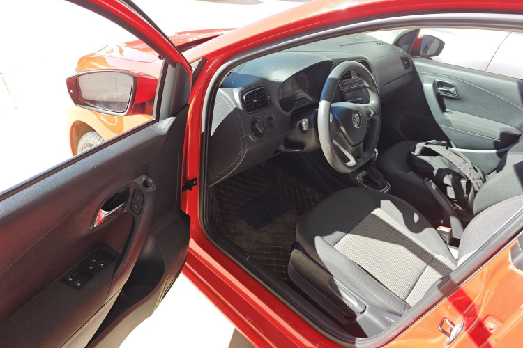 大众 Polo 2016款 1.4L 自动风尚型中控内饰7003