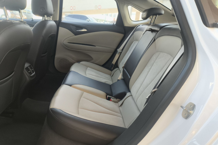 别克 威朗 2015款 三厢 15S 自动领先型中控内饰7004