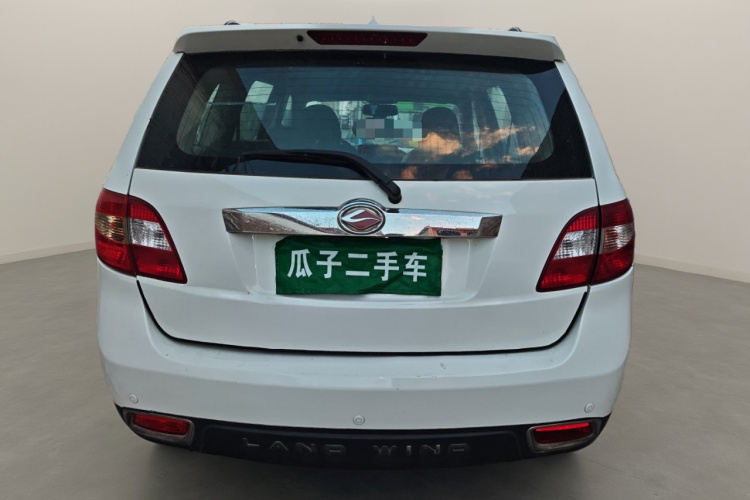 陆风X8 2014款 探索版 2.0L 都市先锋版车身外观6