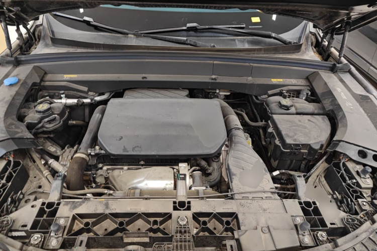 理想汽车 理想L8 2024款 Ultra机舱底盘24