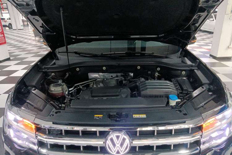 大众 途昂 2021款 330TSI 两驱尊崇豪华版机舱底盘24