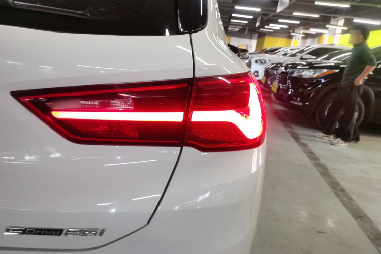 宝马X2(进口) 2019款 sDrive25i 领先型M越野套装 国VI车身外观9