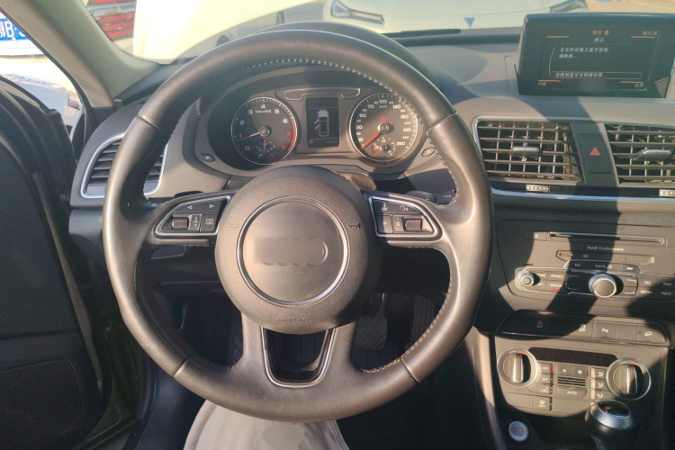 奥迪Q3 2016款 40 TFSI quattro 全时四驱风尚型局部细节13