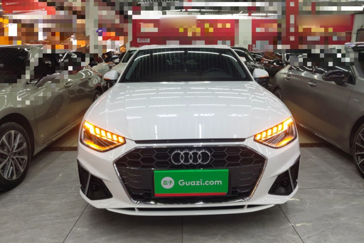 奥迪A4L 2024款 40 TFSI 时尚动感型车身外观2