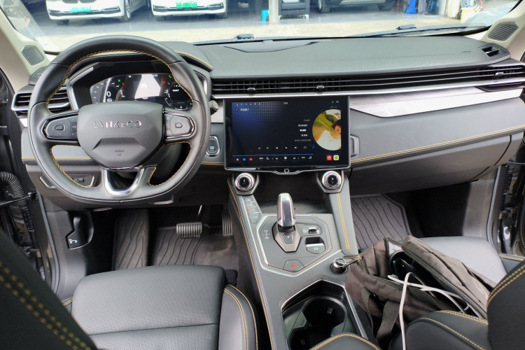 领克01 2023款 2.0TD 两驱型Pro中控内饰7002