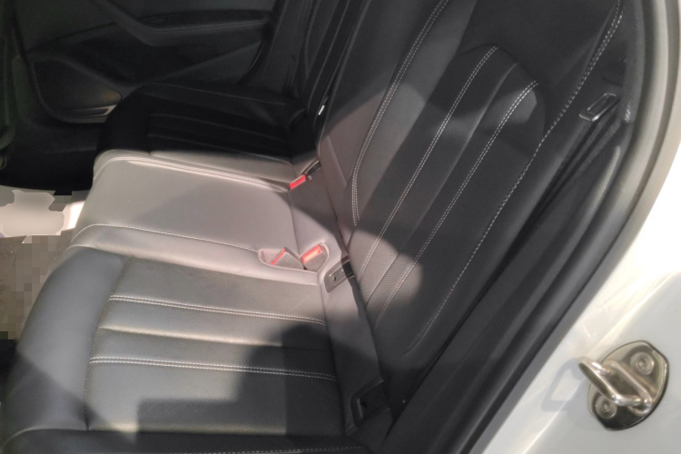 奥迪A4L 2024款 40 TFSI 豪华动感型中控内饰21