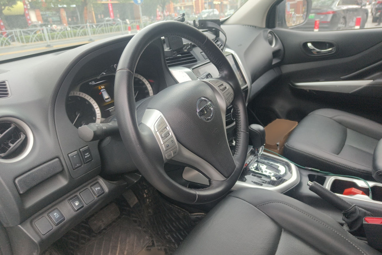 日产 途达 2020款 2.5L XV 4WD 自动四驱旗舰版局部细节13