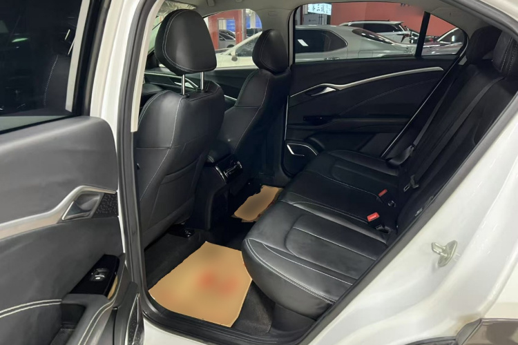 哪吒汽车 2023款 哪吒U-Ⅱ 挑战版 500 U秀 磷酸铁锂中控内饰7004