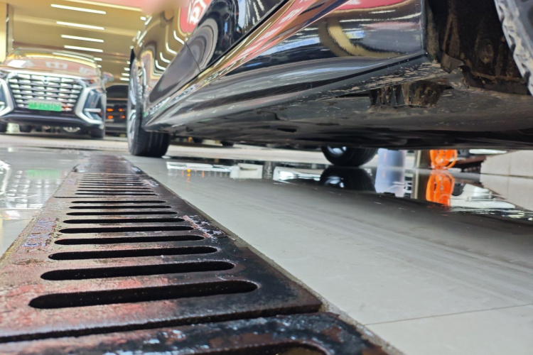 宝马3系 2020款 320Li M运动套装局部细节9002