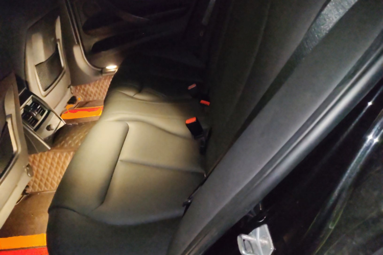 宝马3系 2019款 320Li M运动套装中控内饰21