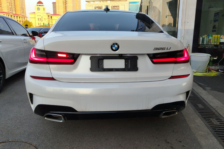 宝马3系 2021款 325Li M运动套装车身外观6