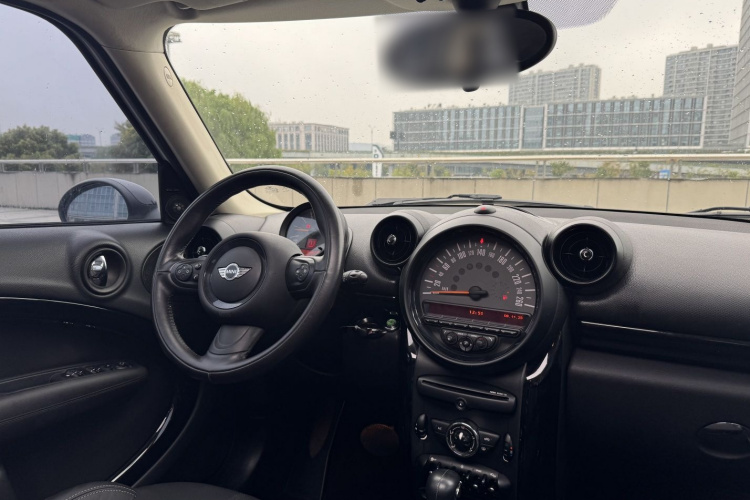 MINI Countryman 2016款 1.6T COOPER ALL4 Fun装备控中控内饰7002
