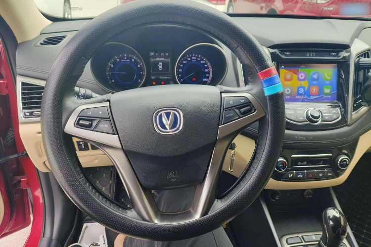 长安 逸动 2016款 1.6L 自动风尚型中控内饰13