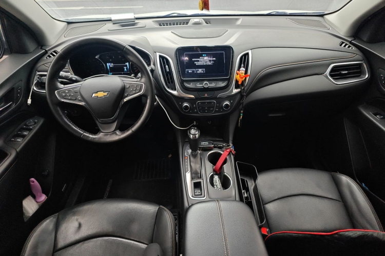 雪佛兰 探界者 2018款 550T 自动四驱捍界版中控内饰7002