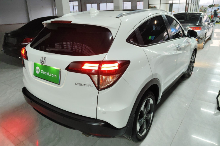 本田 缤智 2015款 1.8L CVT两驱豪华型车身外观7