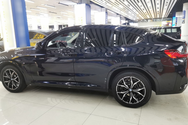 宝马X4 2022款 xDrive 25i M运动套装车身外观6003