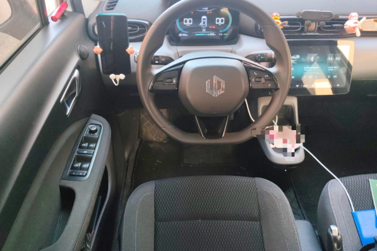 零跑汽车 零跑T03 2021款 400轻享版 三元锂中控内饰13