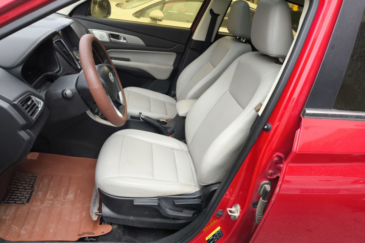 北汽幻速S5 2017款 1.3T 手动尊贵型中控内饰19