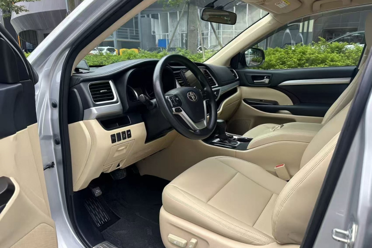 丰田 汉兰达 2018款 2.0T 两驱精英版 5座 国VI中控内饰7007