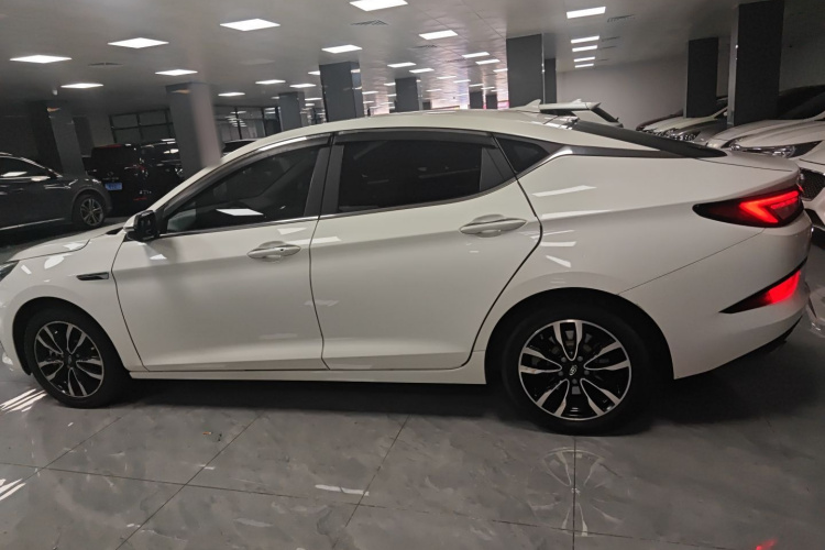 江汽集团 嘉悦A5 2020款 1.5T CVT精英型车身外观4