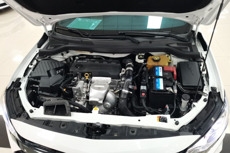 雪佛兰 科鲁泽 2020款 轻混 RS 330T 自动畅快版机舱底盘24