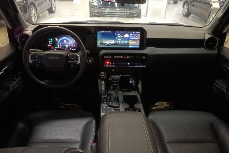 丰田 普拉多 2024款 2.4T 全能TX版 5座中控内饰12