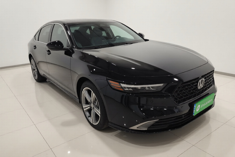 本田 雅阁 2024款 260TURBO 尊贵版车身外观3