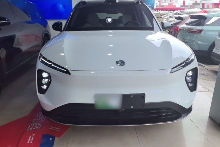 蔚来ES6 2024款 75kWh车身外观2