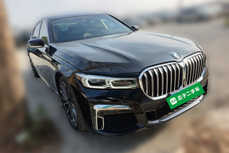 宝马7系 2019款 改款 740Li 领先型 M运动套装车身外观3