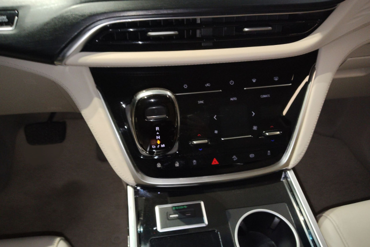 别克GL8 2020款 Avenir艾维亚 六座贤礼版局部细节18