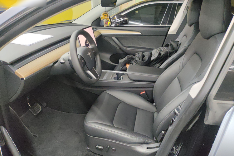 特斯拉 Model Y 2022款 后轮驱动版中控内饰19