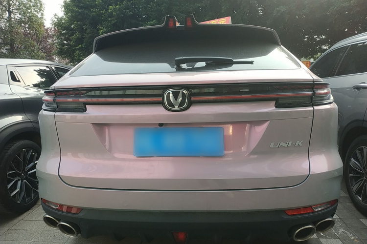 长安UNI-K 2024款 2.0T 两驱全球行版车身外观6