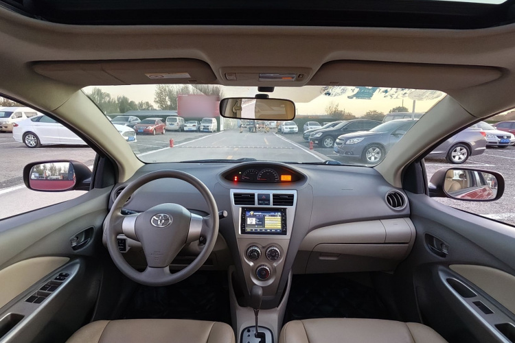 丰田 威驰 2011款 1.6L GL-i 天窗版 AT中控内饰7003