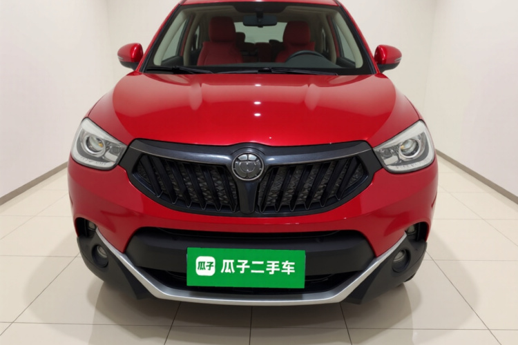 中华V3 2015款 1.5L 手动精英型车身外观2