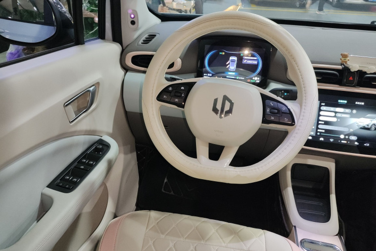 零跑汽车 零跑T03 2023款 403智享版中控内饰13