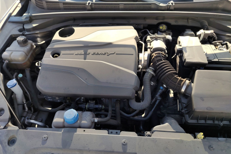 长安 逸动 2022款 PLUS 蓝鲸NE 1.4T GDI DCT尊贵版机舱底盘24