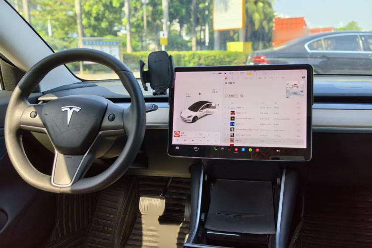 特斯拉 Model 3(进口) 2019款 标准续航后驱升级版(60度)中控内饰7001