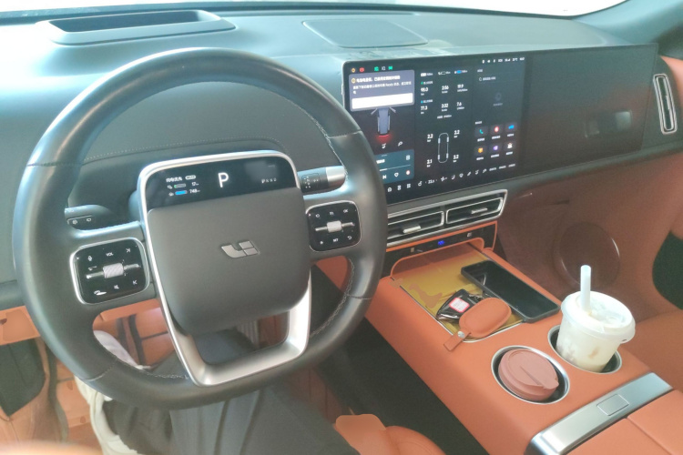 理想汽车 理想L9 2023款 Pro中控内饰7002