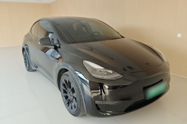 特斯拉 Model Y 2021款 标准续航后驱版车身外观3