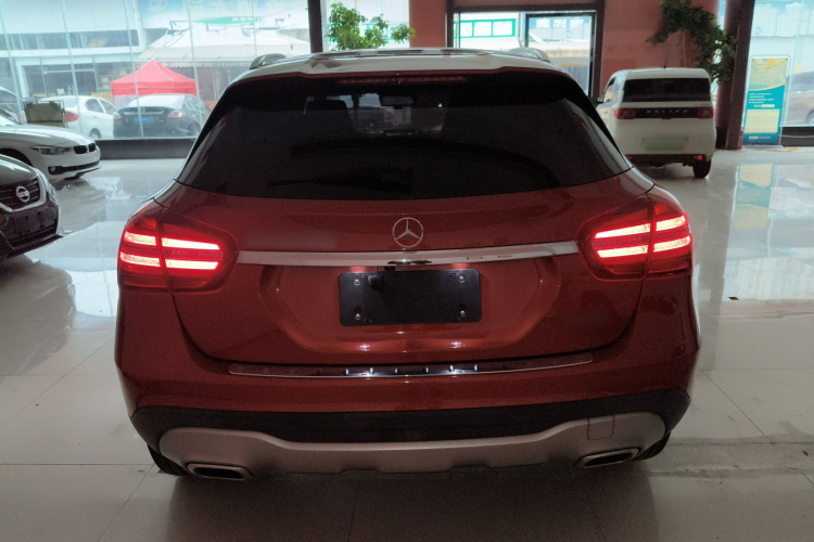 奔驰GLA 2017款 GLA 200 时尚型车身外观6