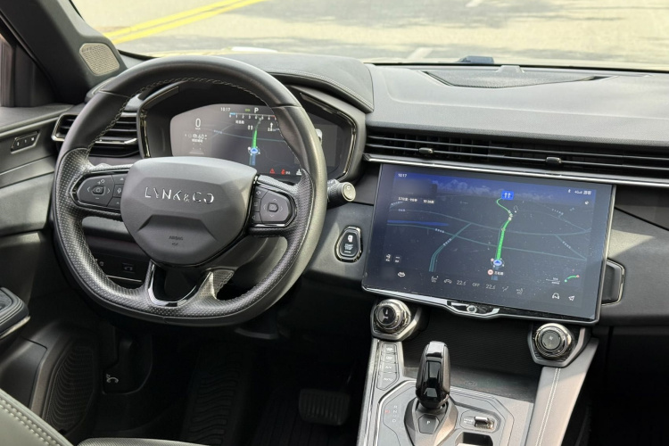 领克01 2021款 2.0TD 四驱暗夜版中控内饰7011