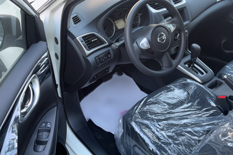 日产 轩逸 2024款 改款三 经典 1.6XE CVT舒适版中控内饰7002