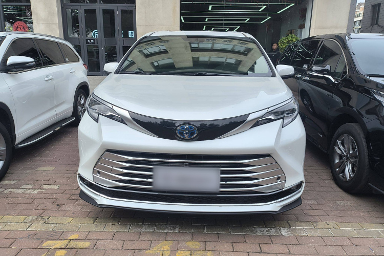 丰田 赛那SIENNA 2021款 2.5L混动 铂金版车身外观6001