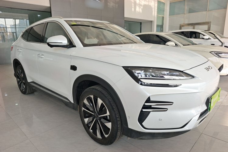 比亚迪 宋PLUS新能源 2025款 EV 智驾版 520km 尊贵型车身外观3