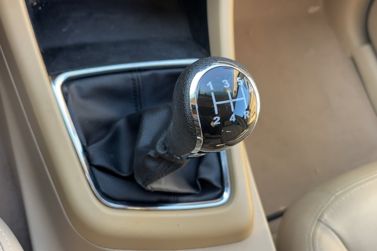 宝骏730 2014款 1.5L 手动舒适型 7座局部细节18