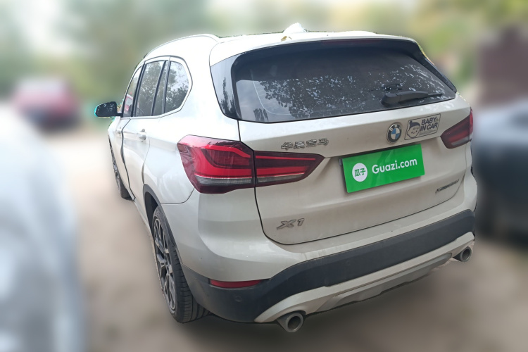 宝马X1 2020款 xDrive25Li 尊享型车身外观5