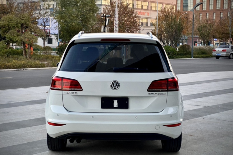 大众 高尔夫·嘉旅 2016款 230TSI 自动豪华型车身外观6002